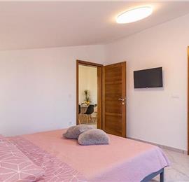 6 bedroom villa with pool near Pula, sleeps 12